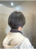横顔美人を叶える、丸みハンサムショート