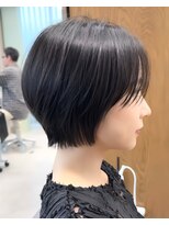 リアン アオヤマ(Liun Aoyama)&nbsp;大人ショートボブ/前髪あり/アッシュグレー/30代/40代/50代