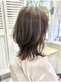 【30～40代】ミディアムレイヤー×ナチュラルハイライト