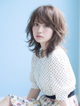 鎖骨ラインの軽やかセミロング〈武蔵小山駅〉