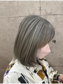 オリーブグレージュ