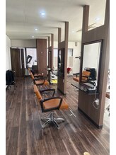 ラッキーヘアー箕面店(Lucky Hair)