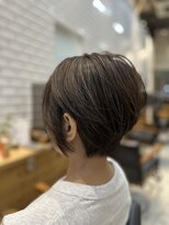 アリーマーケットリル(ALLEY MARKET lil)&nbsp;30代/40代/50代/脱白髪染めカラー/大人ショートボブ