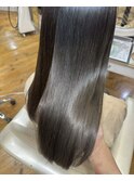 透明感オリーブグレージュ