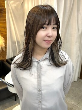 スイート ヘアデザイン(Suite HAIR DESIGN) グレージュのイヤリングカラー