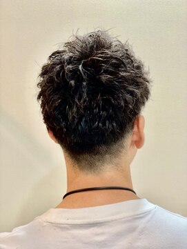 グレイスフルバーバー 赤坂見附店 【バーバースタイル】ビジネスマン向けのゆるめパーマ【赤坂】