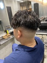 エフエム 明大前(FM)&nbsp;バーバー　大人気No. 1ショートアップバング×ツーブロック