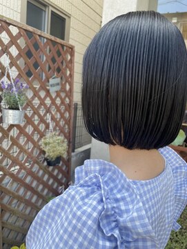 コンフォート バイ エム インターナショナル(comfort by EMU international) 艶々切りっぱなしミニボブ