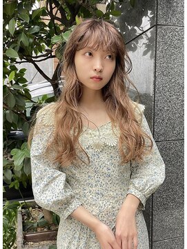 レコ 渋谷(LECO) 透明感ベージュのロングヘア