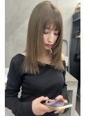 オリーブベージュ