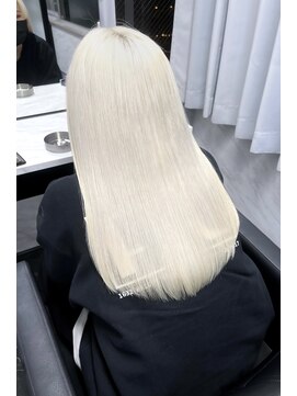 リア 大阪梅田(Ria) ホワイトブロンド【韓国 大阪 梅田】