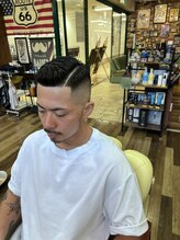 シックスバーバーショップ(SIX BARBER SHOP)