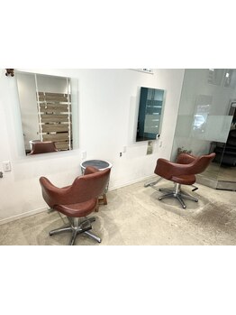 マンツーマン施術でお客様とじっくり向き合い、髪のお悩みを解決に導いてくれる☆【mico hair salon】