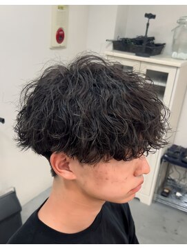バース バイ ハピネス(BIRTH by happiness) ツイストスパイラルパーマツイストパーマメンズマッシュパーマ