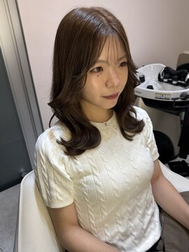 アナ ラーナ(Anna Lanna) バッサリイメチェンでくびれレイヤー*森本ひろか*