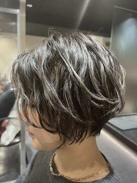 麻生一輪 ゆるウェーブショートボブ