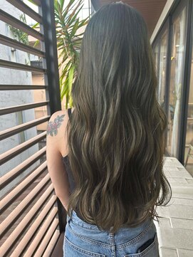 アコット(Acotto.) ブリーチありのマットブラウンカラー