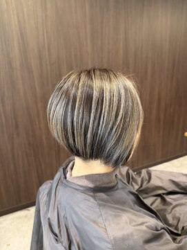 ビスポーク(BESPOKE) バレイヤージュ風表面ハイライト