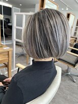 シロ(shiro.)&nbsp;ボブに似合う◎大人ハイライトカラー