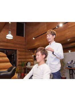 隠れ家的な雰囲気で、ゆったりとした時間が流れるサロン“CUT STUDIO Ryo”観葉植物に癒されるひとときを…