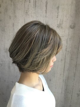 シルエット 透け感ショートボブ♪