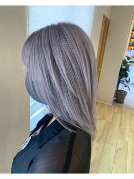 フィル(fil.) ハイトーン×プラチナグレー