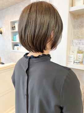 キャアリー(Caary) 福山市美容室Caary人気 秋ヘア丸みショートボブ青みベージュ