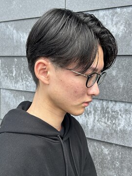 ヒュイル バイ ニアウ(Hwyl by Niau) メンズマッシュセンターパートスパイラルパーマニュアンスパーマ