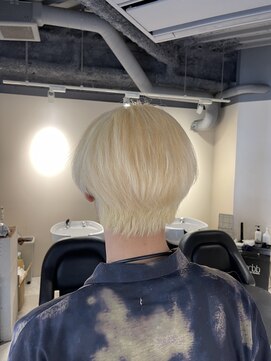 アミル(amiLe) ブロンド/抜きっぱなし/ハイトーン/D