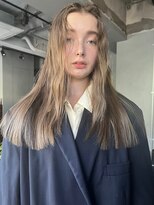 イシ(isi)&nbsp;センターパートロング