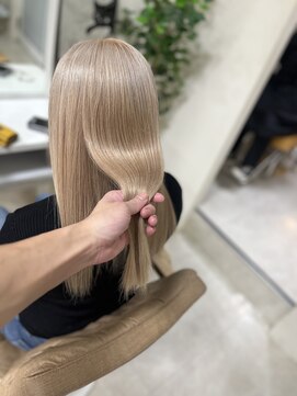 カリーナ(CARINA) ハイトーンベージュ/クリーミーなベージュ感へ!