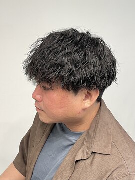 ニアウ 伊勢崎連取店(Niau) 縦落ちパーマツイストスパイラルパーマシャドウパーマ