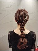 結婚式◎華やかタイトローポニー
