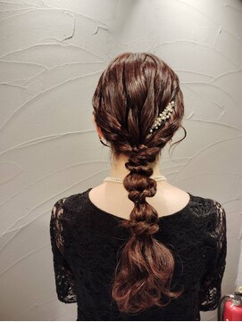 サンジュウナナドシー 大宮東口店(37.0℃) 結婚式◎華やかタイトローポニー