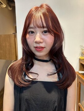 ロティー(loty) レイヤーカット ブリーチなしカラー ピンクブラウン 顔周り 20代