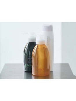 大人女性の髪のお悩みに寄り添った提案で、年齢と共に変化する髪質やクセ、うねりにも対応。