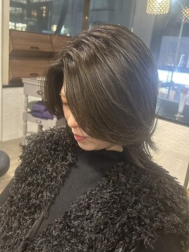 スモーキーアッシュグレージュ×レイヤーミディ