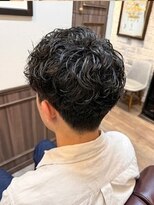 ミリオンバックス 上野(Million Bucks)&nbsp;MEN'S HAIR刈り上げセンターパート波巻きツイストスパイラル