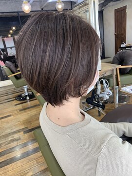 マリアバイアフロート(Maria by AFLOAT) 【アフロート添田】耳かけショートスリークボブフォギーベージュ