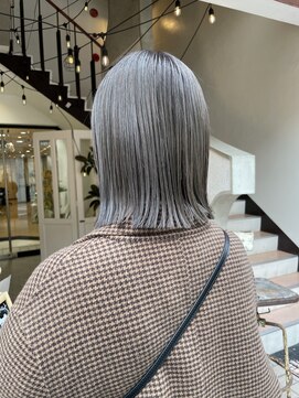 ヘアプレイスソル (HAIR PLACE SoL) グレージュの切りっぱなしボブ