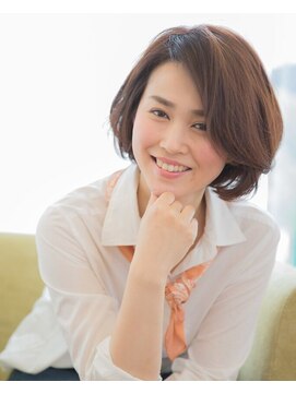 カラークローゼット(COLOR CLOSET) 大人可愛いショートボブ/斜めバング