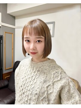 レジーロ (Regilo) ミルクティーベージュ　ボブ