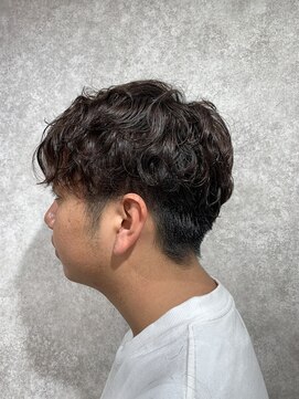 ラルス(Larus) MEN’S HAIR/ブルーブラック/フェザーパーマ/本八幡