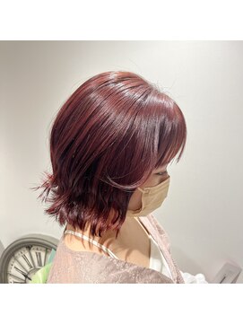 ノーブル(Nobile) ボルドーカラー ワインレッド 艶カラー 外ハネボブ