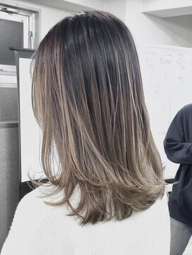 ネオリーブサイン 大森店(Neolive sign) バレイヤージュカラー　ミルクグレージュ