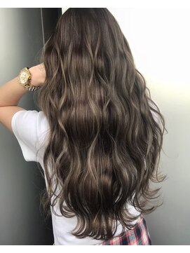 エル(L by truecreation) ブリーチ/春日部/ダブルカラー/学割U24/顔周り/ハイトーン/韓国