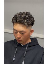 ブライト(Bright)&nbsp;極道パーマ×金メッシュ