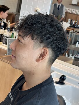 ゼロスバーバー(0's BARBER SHOP) ツイストスパイラルパーマ/メンズショート/マッシュ/ツイスト