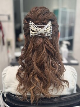 オプティマヘアー(Optima Hair) ハーフアップアレンジ