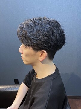 ビジネスツーブロックショート フェザーパーマ かきあげバング